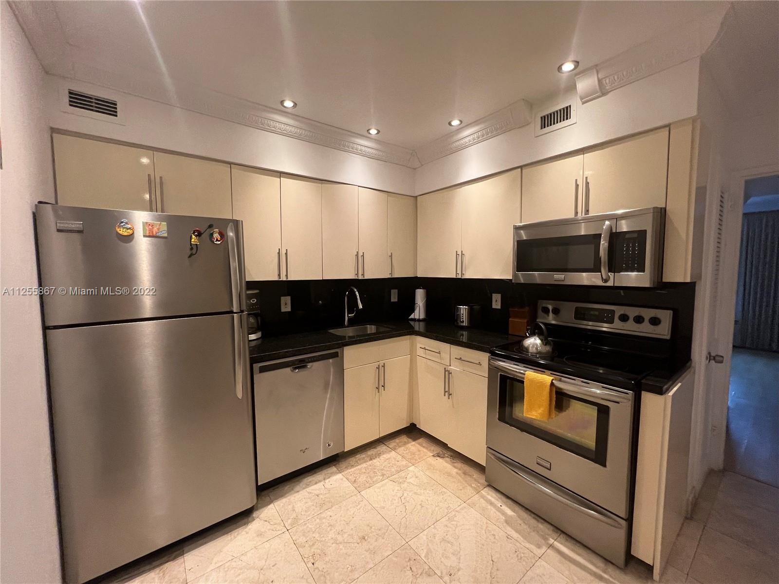 5161 Collins Ave #1711 Miami Beach, FL 33140