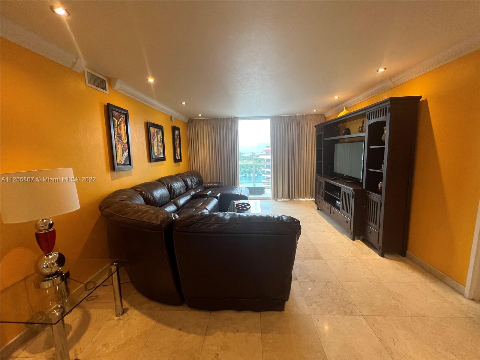 5161 Collins Ave #1711 Miami Beach, FL 33140