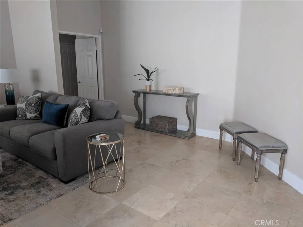 43695 Calle Las Brisas W Palm Desert, CA 92211