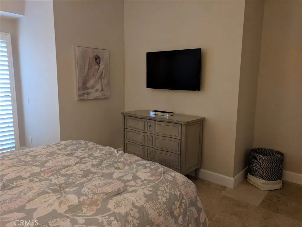 43695 Calle Las Brisas W Palm Desert, CA 92211