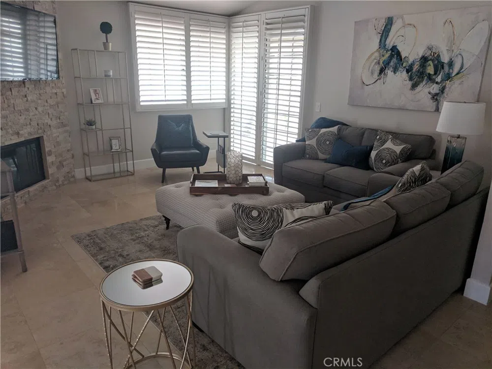 43695 Calle Las Brisas W Palm Desert, CA 92211