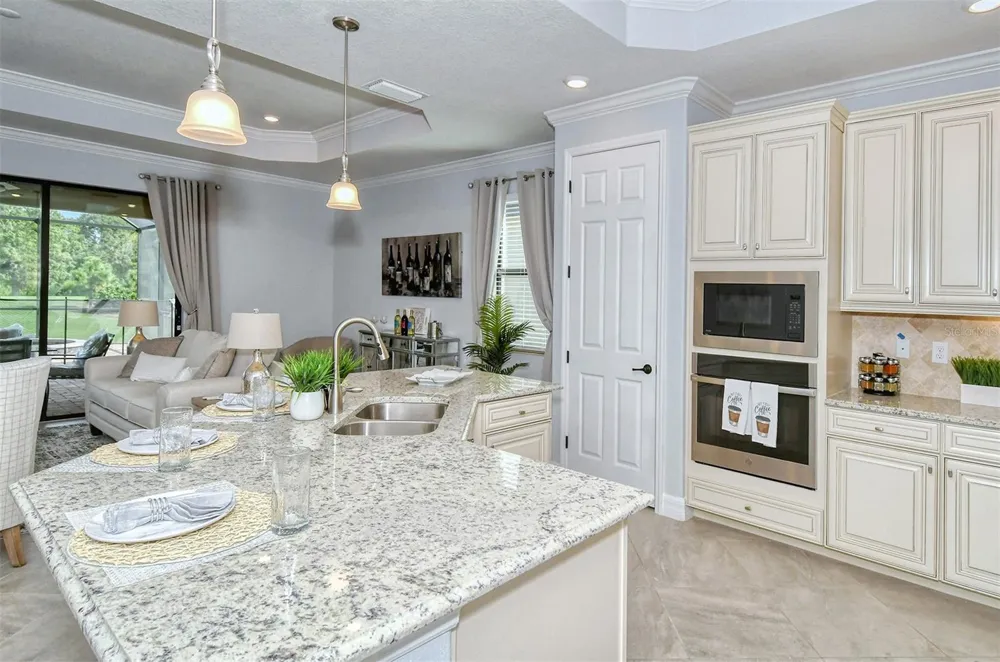 6026 BRANDON RUN Lakewood Ranch, FL 34211