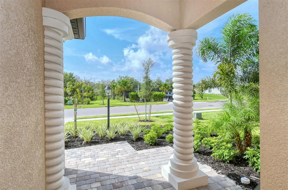 6026 BRANDON RUN Lakewood Ranch, FL 34211