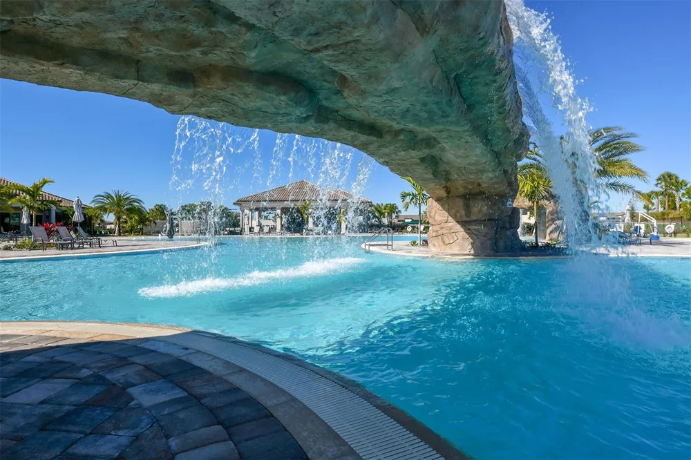 6026 BRANDON RUN Lakewood Ranch, FL 34211
