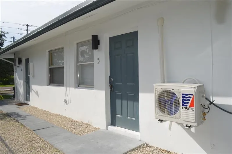 1630 Dixie Highway #6