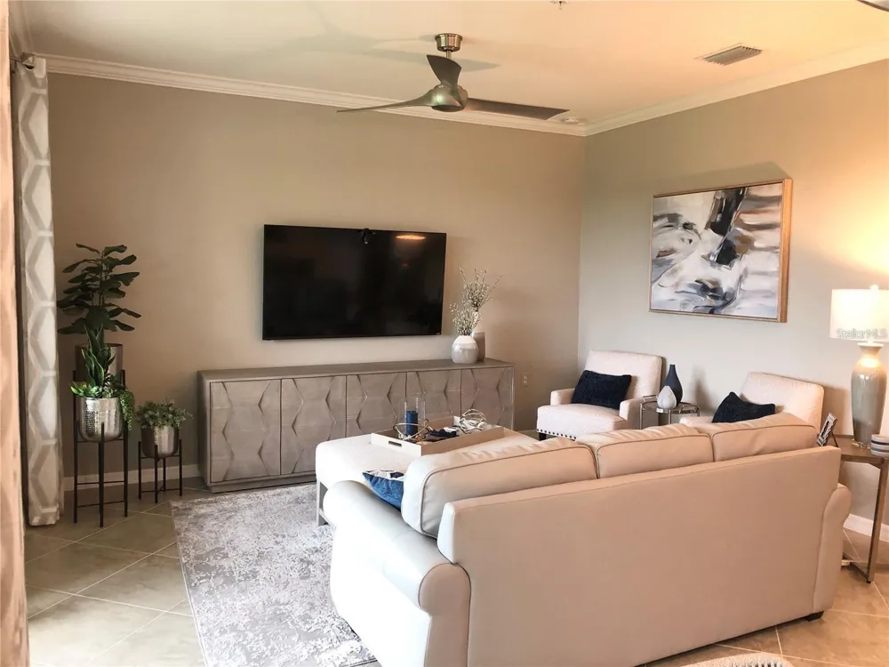 17510 GAWTHROP DRIVE #405 Lakewood Ranch, FL 34211