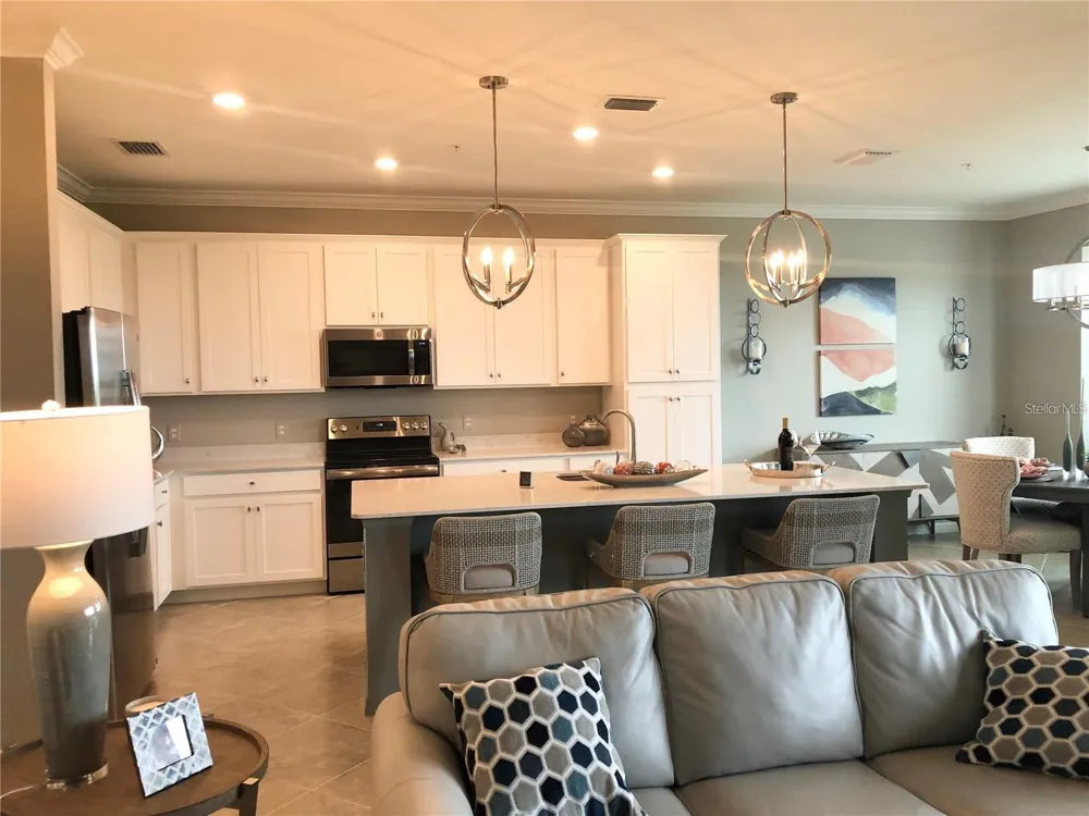17510 GAWTHROP DRIVE #405 Lakewood Ranch, FL 34211