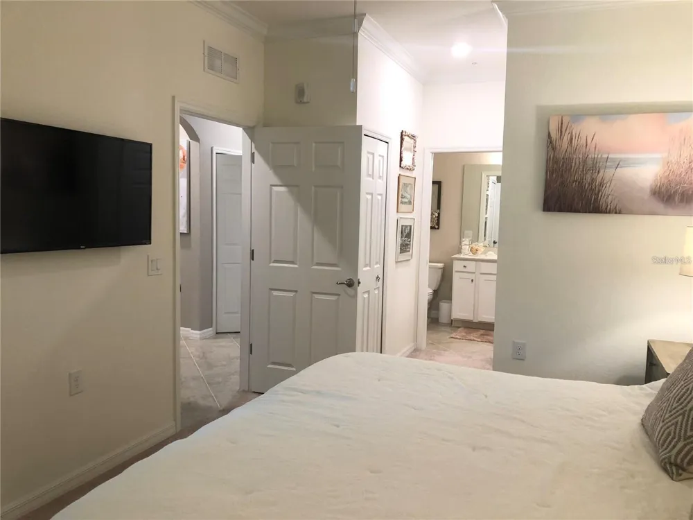 17510 GAWTHROP DRIVE #405 Lakewood Ranch, FL 34211