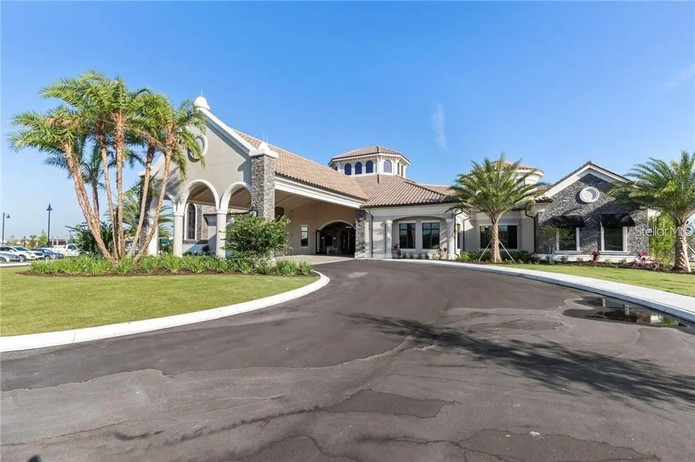 17510 GAWTHROP DRIVE #405 Lakewood Ranch, FL 34211