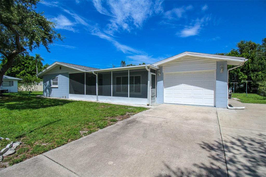 2521 BISMARK WAY Sarasota, FL 34231