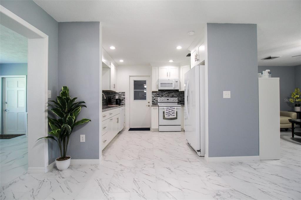 2521 BISMARK WAY Sarasota, FL 34231