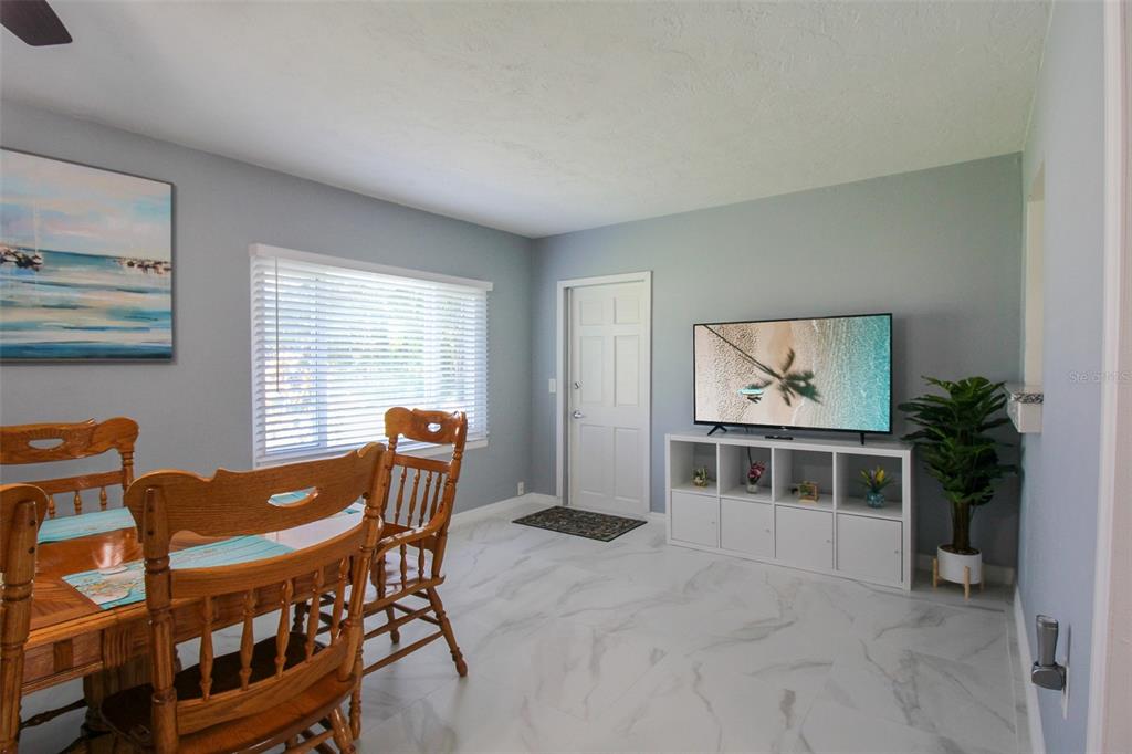 2521 BISMARK WAY Sarasota, FL 34231