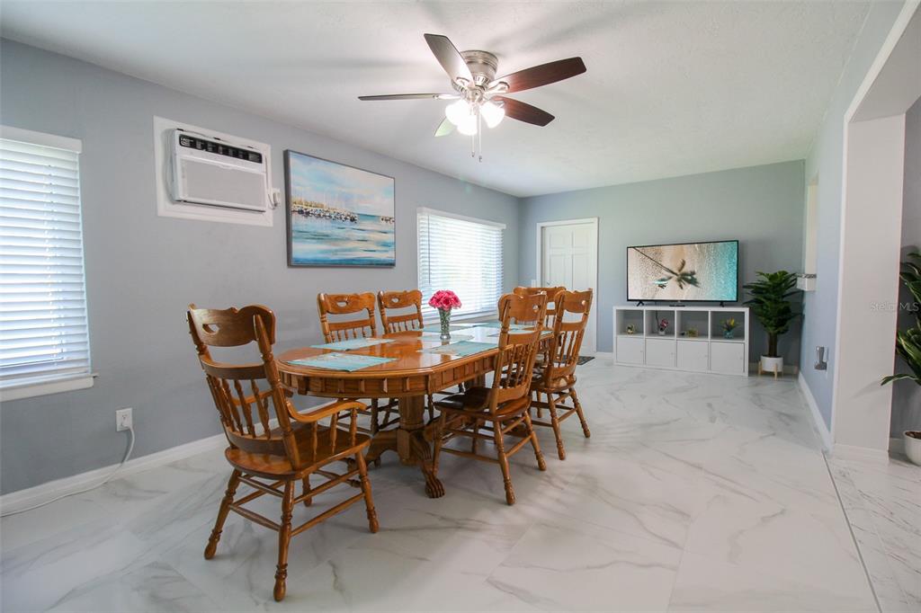 2521 BISMARK WAY Sarasota, FL 34231