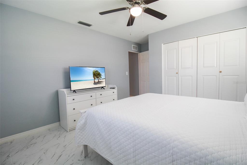 2521 BISMARK WAY Sarasota, FL 34231