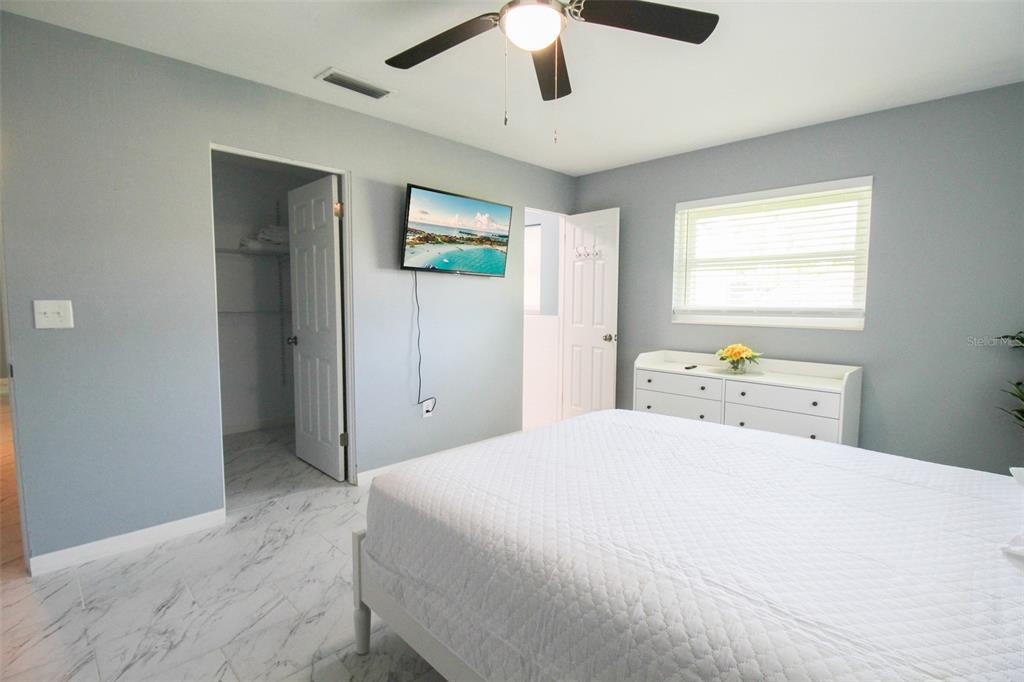 2521 BISMARK WAY Sarasota, FL 34231