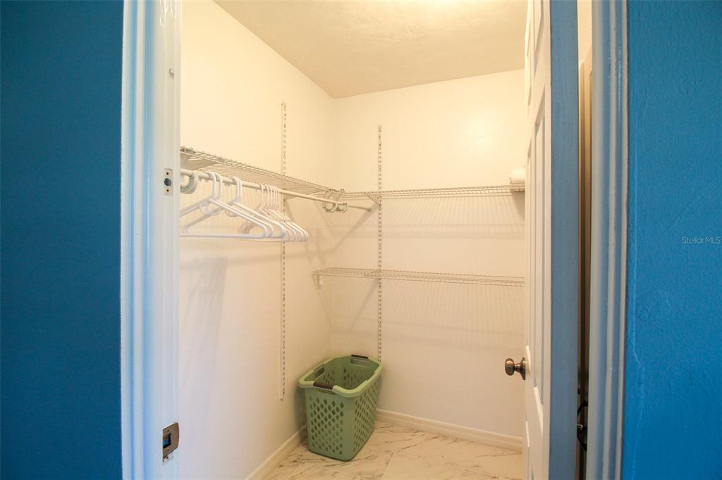 2521 BISMARK WAY Sarasota, FL 34231