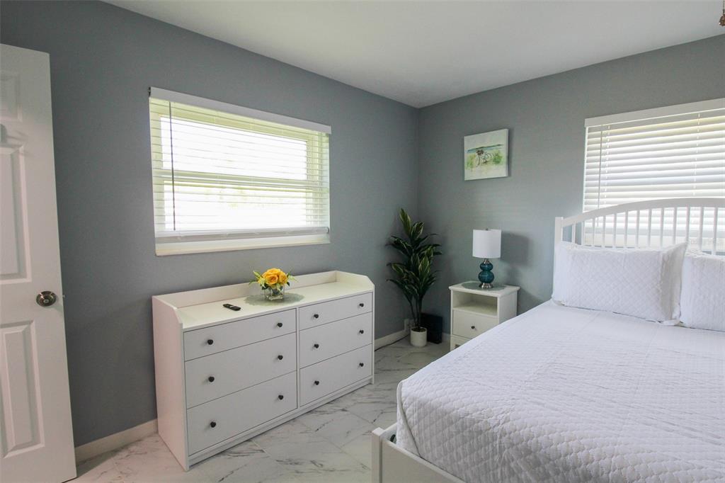 2521 BISMARK WAY Sarasota, FL 34231