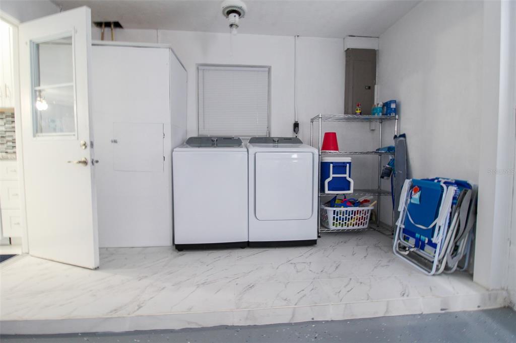 2521 BISMARK WAY Sarasota, FL 34231