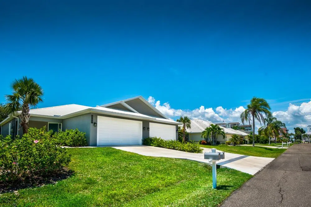 215 LEWIS CIRCLE #111 Punta Gorda, FL 33950