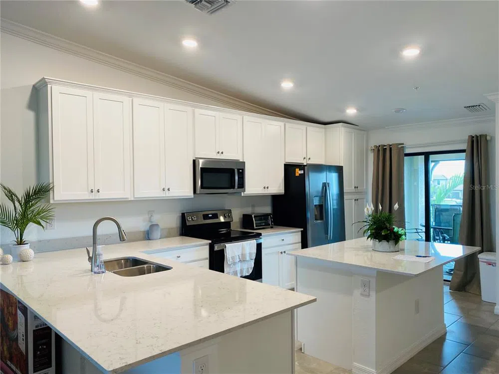 5664 PALMER CIRCLE #202 Bradenton, FL 34211