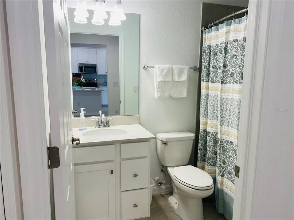 5664 PALMER CIRCLE #202 Bradenton, FL 34211
