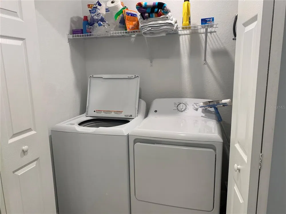 5664 PALMER CIRCLE #202 Bradenton, FL 34211