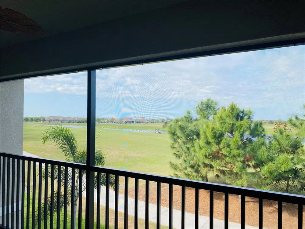 5664 PALMER CIRCLE #202 Bradenton, FL 34211