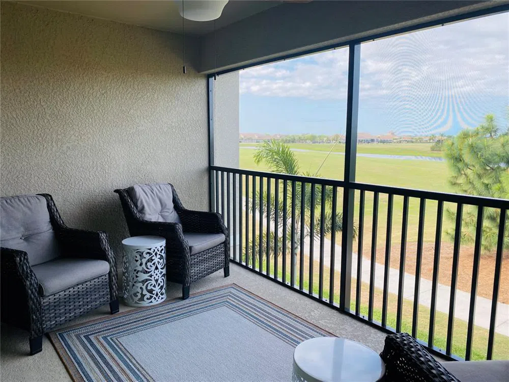 5664 PALMER CIRCLE #202 Bradenton, FL 34211