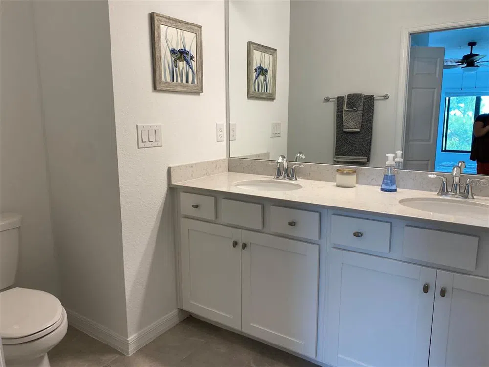 5664 PALMER CIRCLE #202 Bradenton, FL 34211