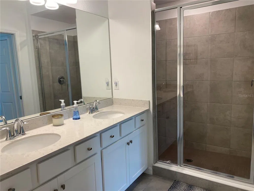 5664 PALMER CIRCLE #202 Bradenton, FL 34211