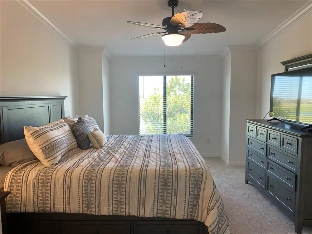 5664 PALMER CIRCLE #202 Bradenton, FL 34211