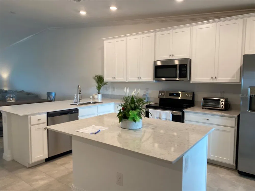 5664 PALMER CIRCLE #202 Bradenton, FL 34211