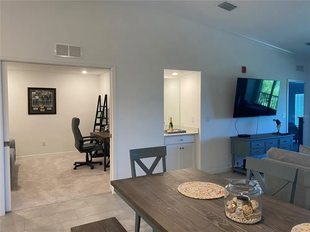 5664 PALMER CIRCLE #202 Bradenton, FL 34211