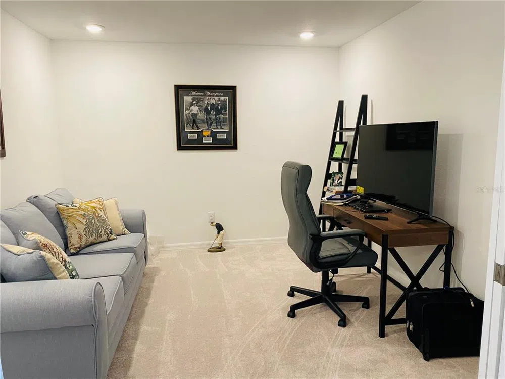 5664 PALMER CIRCLE #202 Bradenton, FL 34211