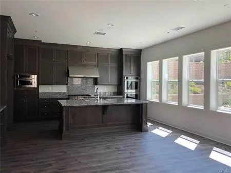 40 Barberry Lake Forest, CA 92630