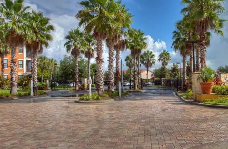8325 38TH STREET CIRCLE E #102 Sarasota, FL 34243