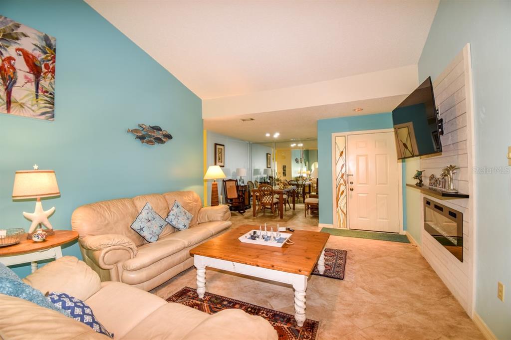 243 SOUTHAMPTON LANE #273 Venice, FL 34293