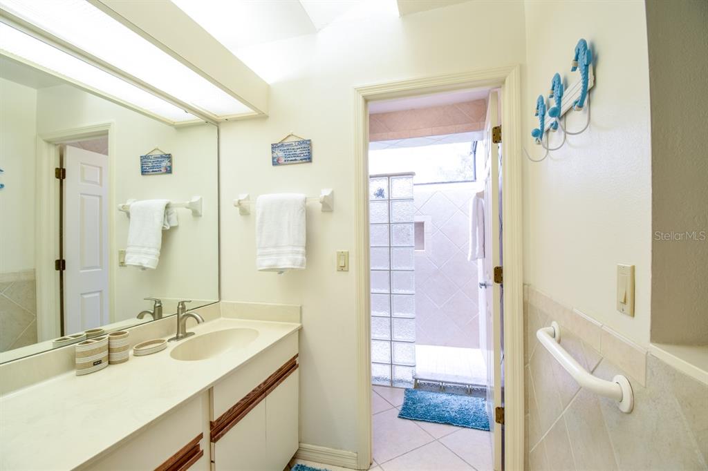 243 SOUTHAMPTON LANE #273 Venice, FL 34293