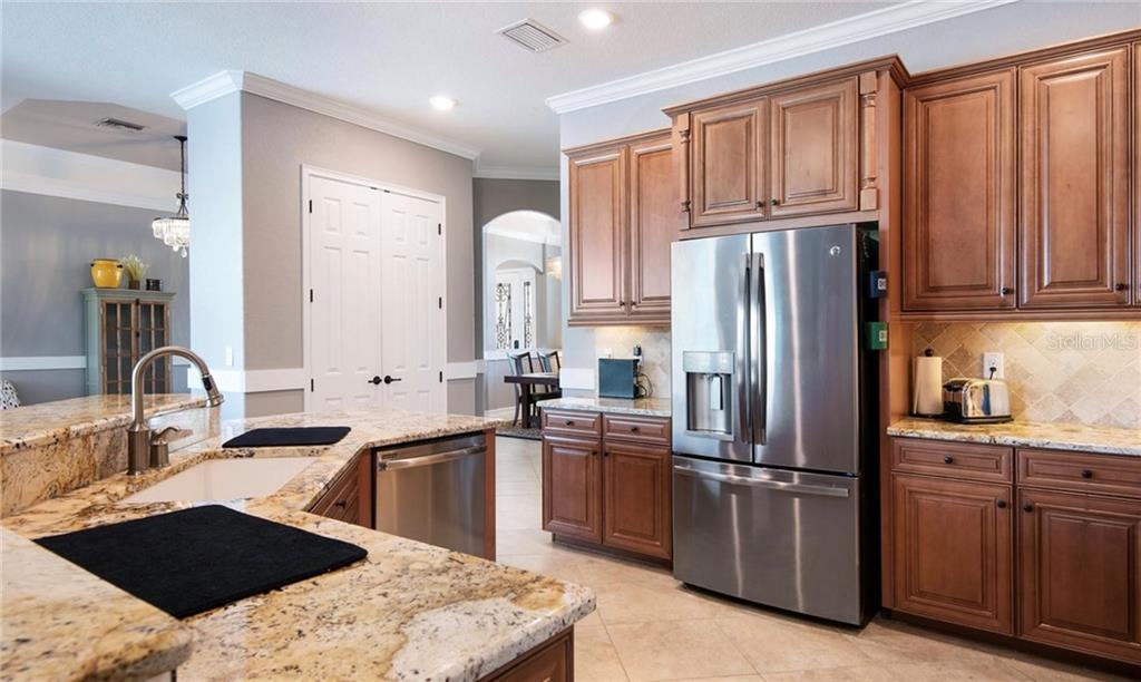 5543 ARNIE LOOP Bradenton, FL 34211