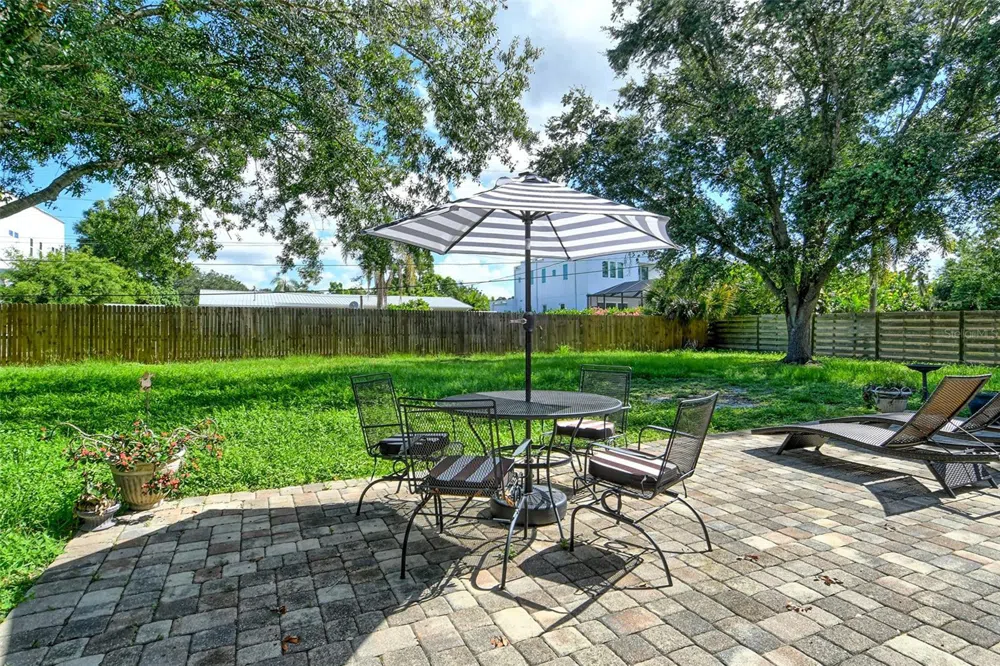 2309 LYNN STREET Sarasota, FL 34231