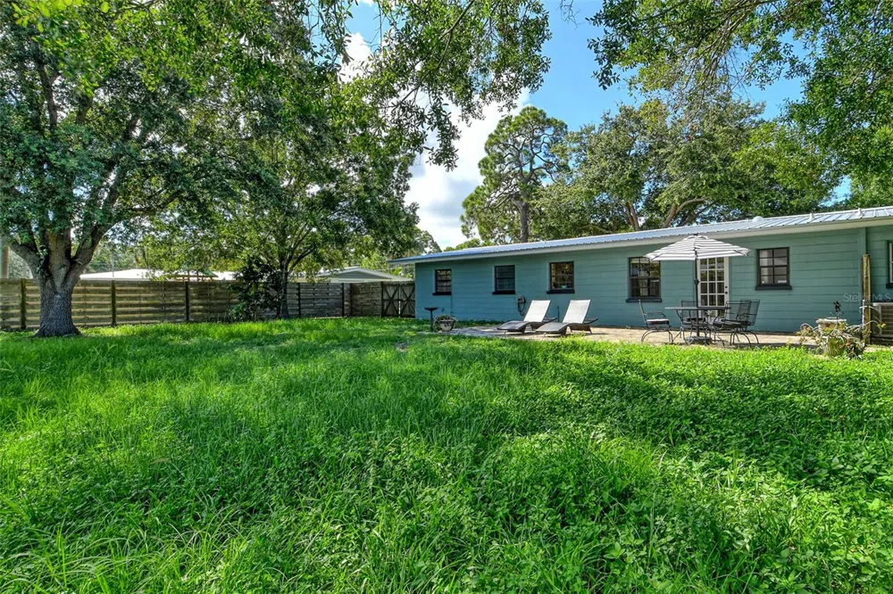 2309 LYNN STREET Sarasota, FL 34231