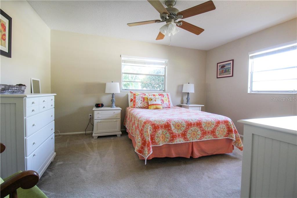 2806 TAUNTON DRIVE W Bradenton, FL 34205