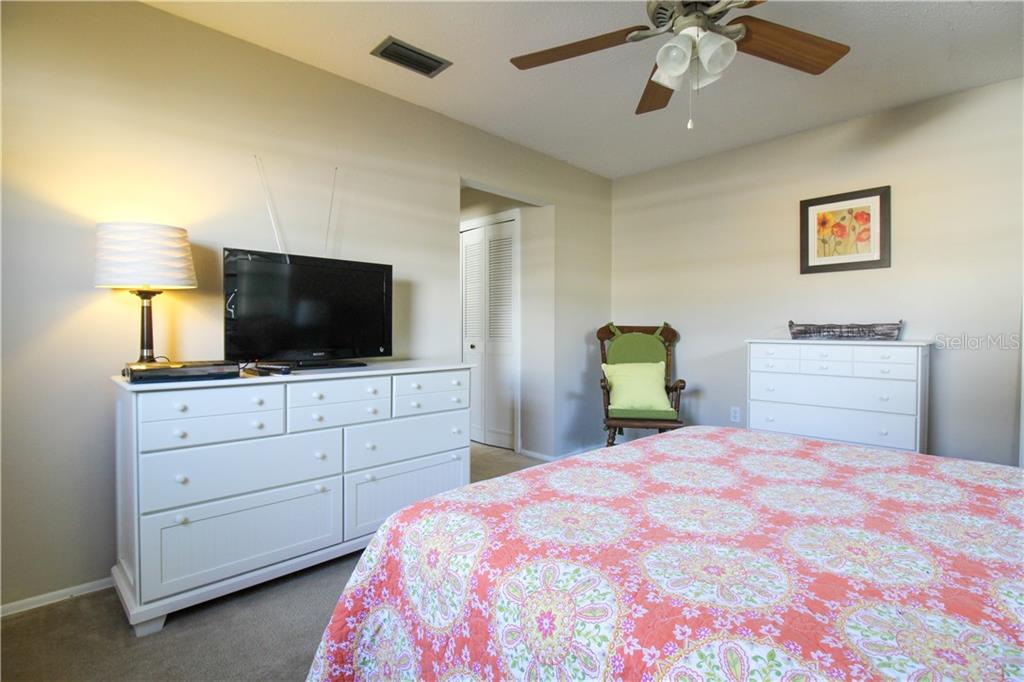 2806 TAUNTON DRIVE W Bradenton, FL 34205