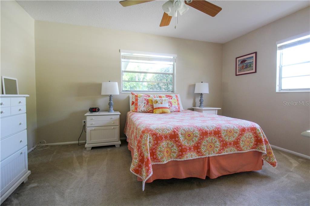 2806 TAUNTON DRIVE W Bradenton, FL 34205