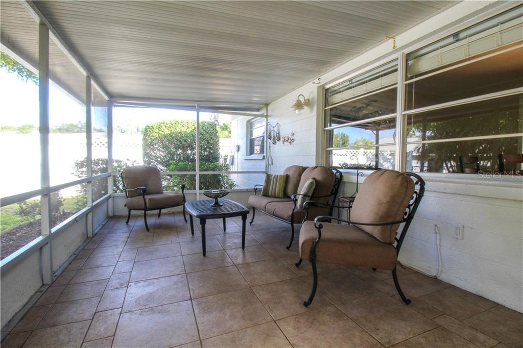 2806 TAUNTON DRIVE W Bradenton, FL 34205