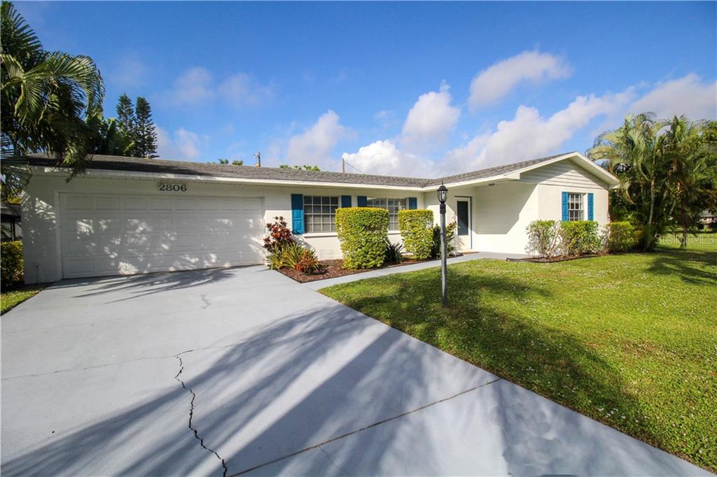2806 TAUNTON DRIVE W Bradenton, FL 34205