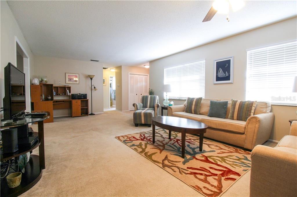2806 TAUNTON DRIVE W Bradenton, FL 34205