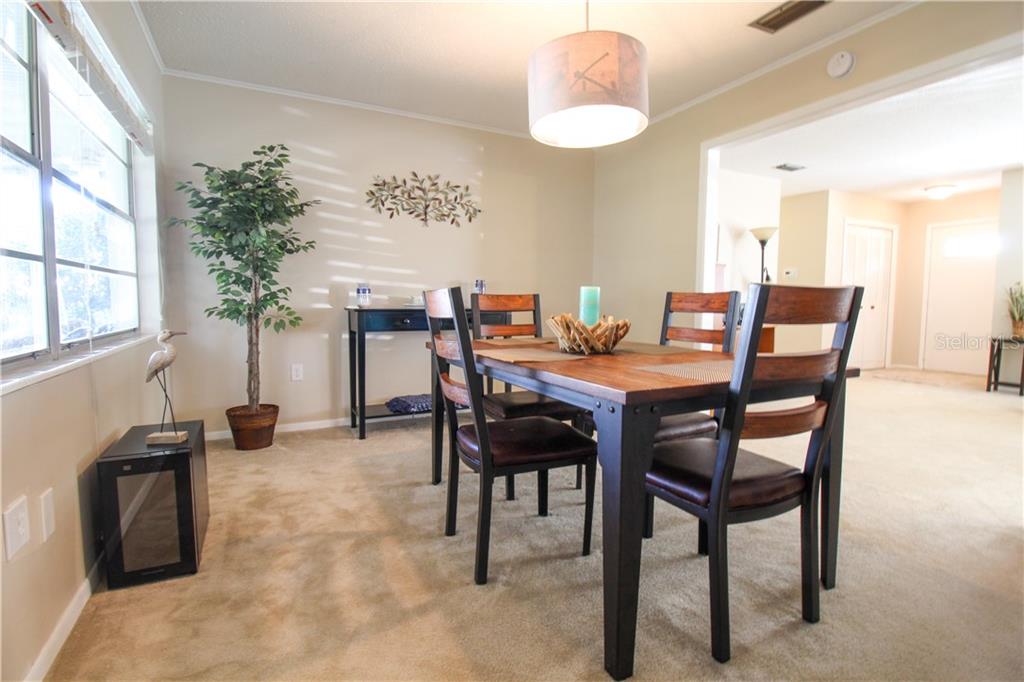 2806 TAUNTON DRIVE W Bradenton, FL 34205