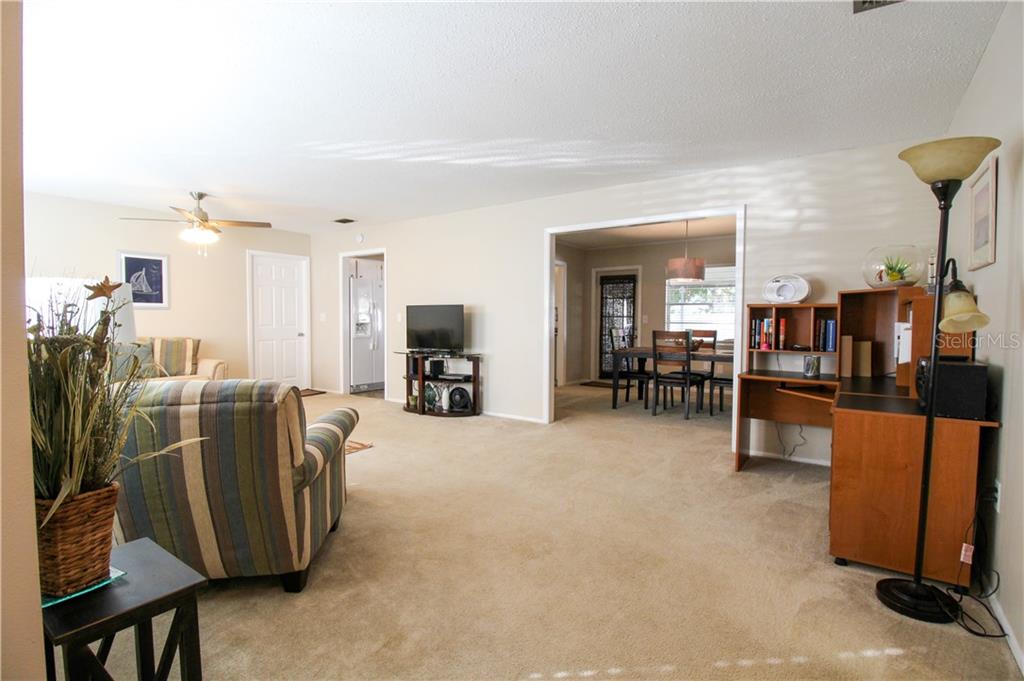 2806 TAUNTON DRIVE W Bradenton, FL 34205