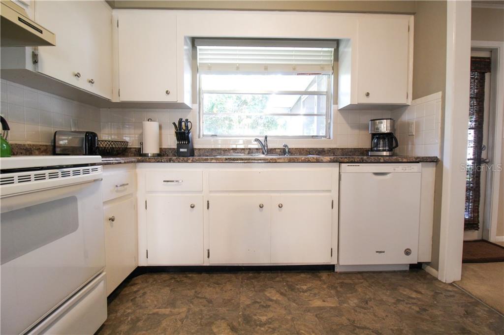 2806 TAUNTON DRIVE W Bradenton, FL 34205